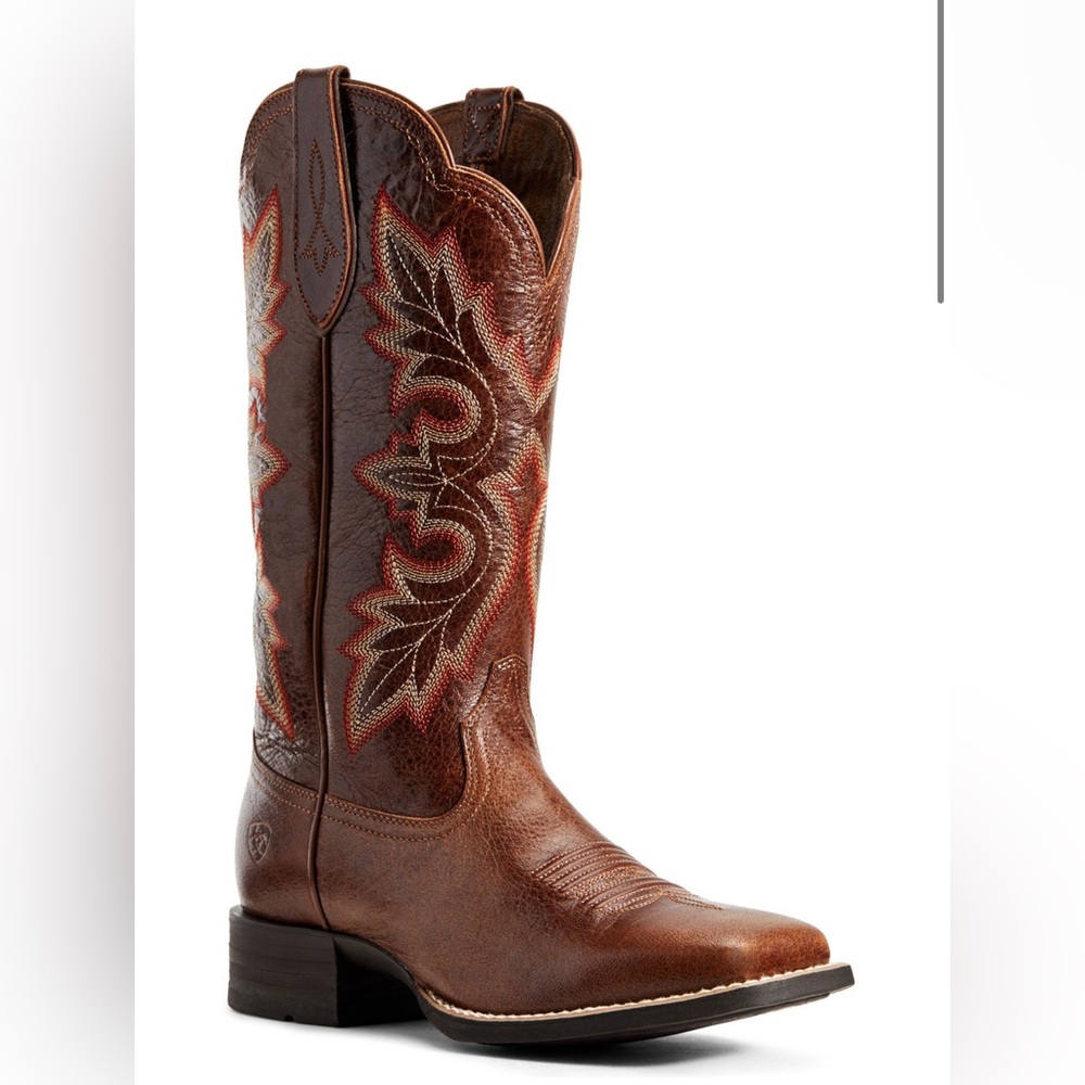 ARIAT WOMEN'S BREAKOUT RUSTIC WESTERN BOOTS - BROAD SQUARE TOE *worn only twice*